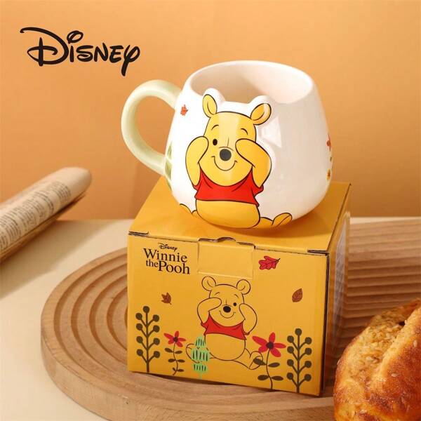 Sanrio 1 pieza Taza diseñada con Winnie the Pooh, taza de cerámica de gran capacidad con asa, taza de leche/café con diseño de dibujos animados lindos para uso en la oficina y el hogar