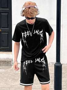 Conjunto informal de 2 piezas para adolescentes varones con camiseta de manga corta con estampado de rayos y pantalones cortos con cinturón tejido retazos