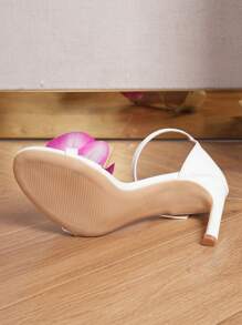 舒适百搭露趾扣带高跟凉鞋，圆头，仙女风格，细跟，2025 年夏季新品