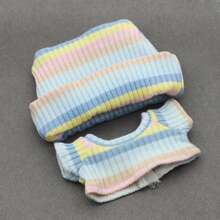 (Solo Atuendo, Sin Muñeca) Conjunto de Atuendo de Muñeca de Peluche de Fiesta de 17 CM: Gorro de Punto de Puño Acanalado + Camiseta de Punto de Moda