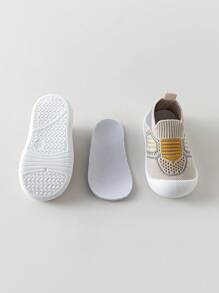 1 Paio di scarpe da bambino/bambina alla moda e traspiranti in in rete, adatte per la primavera e l'estate, nuovo modello 2025 per i primi passi