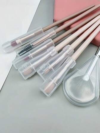 可重复使用的化妆刷架，便携式化妆刷保护盒，塑料防尘化妆刷套，户外旅行和家居必备