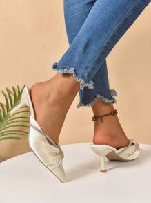 Sandali con tacco alto stringati alla moda 2025, con decorazione a farfalla sulla punta, comodi e versatili per primavera/estate