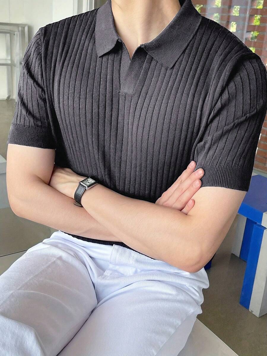 男士短袖针织 Polo 衫翻领竖条纹设计舒适柔软面料休闲日常穿着夏季时尚男装百搭时尚 Polo 衫 - 深灰色 - 查看 1