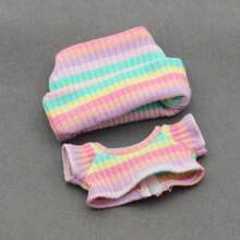 (Solo Atuendo, Sin Muñeca) Conjunto de Atuendo de Muñeca de Peluche de Fiesta de 17 CM: Gorro de Punto de Puño Acanalado + Camiseta de Punto de Moda