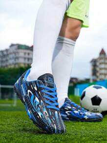 青少年足球鞋新款轻便防滑耐磨可拆卸防滑钉时尚足球鞋足球训练鞋，适合男孩和女孩