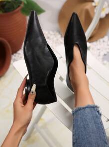 女士平底玛丽珍鞋，时尚黑色和米色，舒适尖头粗跟，低跟一脚蹬设计，适合工作、休闲、派对、角色装扮、春秋季 - 黑色 - 查看 1