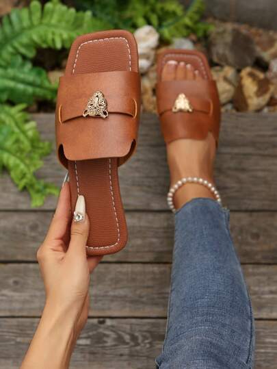 女士方头金属豹纹平底拖鞋，系带一脚蹬，时尚夏季新款棕色沙滩凉鞋，优雅休闲百搭女士平底拖鞋