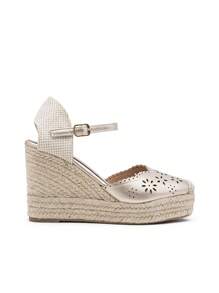 Espadrille Wedges With Openwork Details, Jute Wedge Espadrille With Buckle For Summer, High Wedge Espadrille Sandals With Floral Cutouts, Boho Chic - 金色 - 查看 2