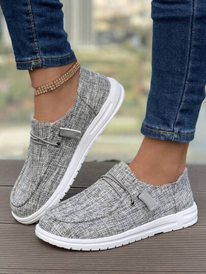 زوج من أحذية رياضية غير انزلاقية للسيدات للارتداء اليومي العادي