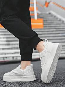 Chaussures de skate casual classiques à tige basse pour hommes avec un patchwork en PU et des lacets à l'avant, polyvalentes et adaptées aux trajets, unisexes, à bout rond, grandes tailles, convient aux adolescents, été, casual, athlétique en extérieur, vacances, voyages, cadeaux de diplôme, tenues d'anniversaire, gym