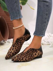 Women's Pointed Toe Flat Shoes, Fashion Black Leopard Print Low Chunky Heel Slip-On, Suitable For Office, Casual, Street, Party & Four Seasons Wear