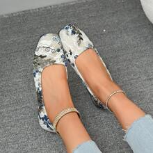 Chaussures plates femme, nouvelles chaussures plates brodées de style printemps chinois Hanfu, chaussures plates à bout carré brodées, mocassins