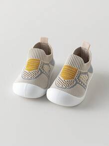 1 Paio di scarpe da bambino/bambina alla moda e traspiranti in in rete, adatte per la primavera e l'estate, nuovo modello 2025 per i primi passi