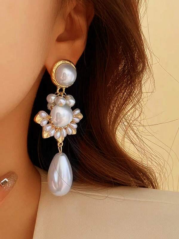 1 Pair Luxury High-End Palace Style Faux Pearl Metal Earrings, Fashionable & Commuting Design Earrings For Women