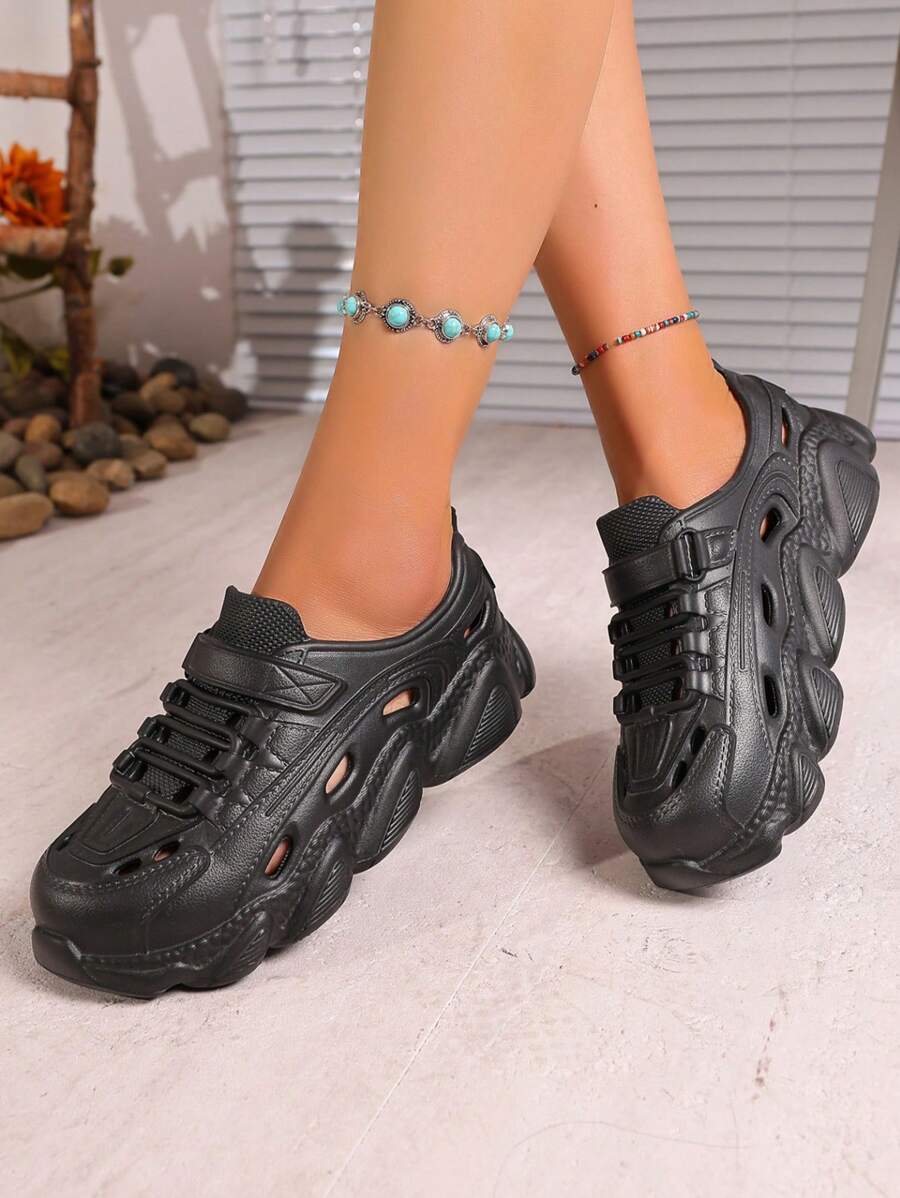 Hot-Selling Soft Bottom Slip-On Slippers For Women, Summer New Hollow Hole Sandals Non-Slip Wear-Resistant Super Popular Half-Slippers Outdoor Fashion Versatile Quick-Drying Breathable Comfortable Lightweight Breathable Hollow Beach Sandals