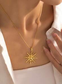 1pc Women's Stainless Steel 18K Gold Plated Sun Shaped Pendant Necklace