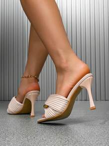 新款夏季时尚尖头高跟凉鞋，金色环扣设计，防滑，适合工作和户外穿着