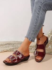 女士时尚厚底坡跟凉鞋，系带金属扣露趾度假风格大码舒适沙滩拖鞋