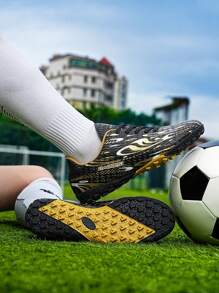 全新轻质防滑钉鞋足球鞋适合青少年、女孩和男孩足球/足球训练鞋