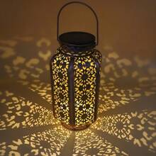 Đèn lồng treo ngoài trời năng lượng mặt trời, đèn LED trang trí bằng kim loại rỗng chống thấm nước, đèn treo để bàn kiểu retro tự động bật/tắt cho sân vườn, hiên nhà, lối đi, sân trước, đèn chiếu sáng cảnh quan năng lượng mặt trời cho trang trí Giáng sinh, Halloween và tiệc tùng. - Nhiều màu - Xem 9