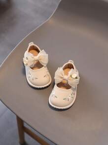 1 paire de chaussures pour fillettes, nouvelles chaussures de princesse pour bébé fille imprimées papillons en PU, semelles légères et souples convenant pour l'apprentissage de la marche, printemps été automne