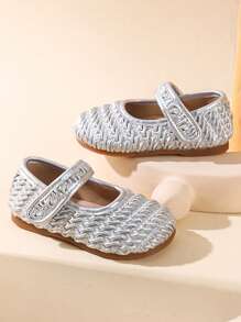 全新夏季儿童时尚平底鞋适合女孩，防滑透气幼儿初学走路鞋 - 銀色 - 查看 4