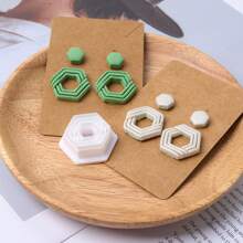 1 stuk kleimodelleermal, geometrische zeshoekige lijn decor oorbel- en hangersnijder