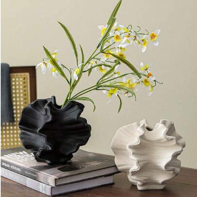 1个陶瓷花瓶 - 白色花卉藤编花瓶，简约北欧波西米亚风格，适合现代农舍装饰、客厅、厨房、玄关、卧室、餐桌、办公室装饰