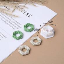 1 stuk kleimodelleermal, geometrische zeshoekige lijn decor oorbel- en hangersnijder