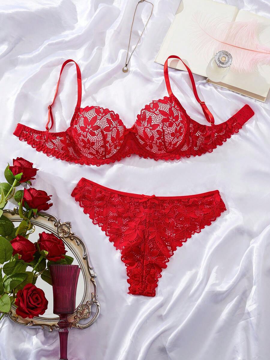 性感内衣，时尚浪漫红色蕾丝情趣内衣套装，增添情趣，增强亲密体验