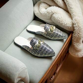 Women Sharp Toe Flat Mule Sandals, Chain Decor Slip-On Outdoor Casual Shoes, Cracking Pattern, Beige, Suitable For Summer & Autumn