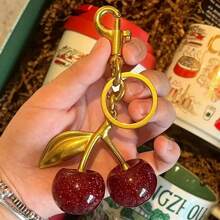 1 pièce Grand pendentif en cristal de cerise, pendentif porte-clés, charm porte-clés en cerise scintillante avec clip, accessoires en résine brillante et métal, convient pour les portefeuilles et sacs à main des femmes