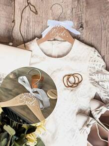 1pc Customized Wooden Wedding Bride Hanger, Personalized Customize Text Wooden Pearl Hanger Decoration, Customized Name Carving Wooden Hanger, Paired With Elegant White Bow And Pearl Embellishment, Wedding Dress Custom Hanger - Multicolor - View 6