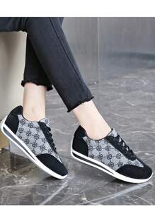 Women's Retro Patchwork Floral Casual Athletic Shoes, Fashion Versatile Student Lace-Up Soft Sole Running Sneakers - Black - View 1