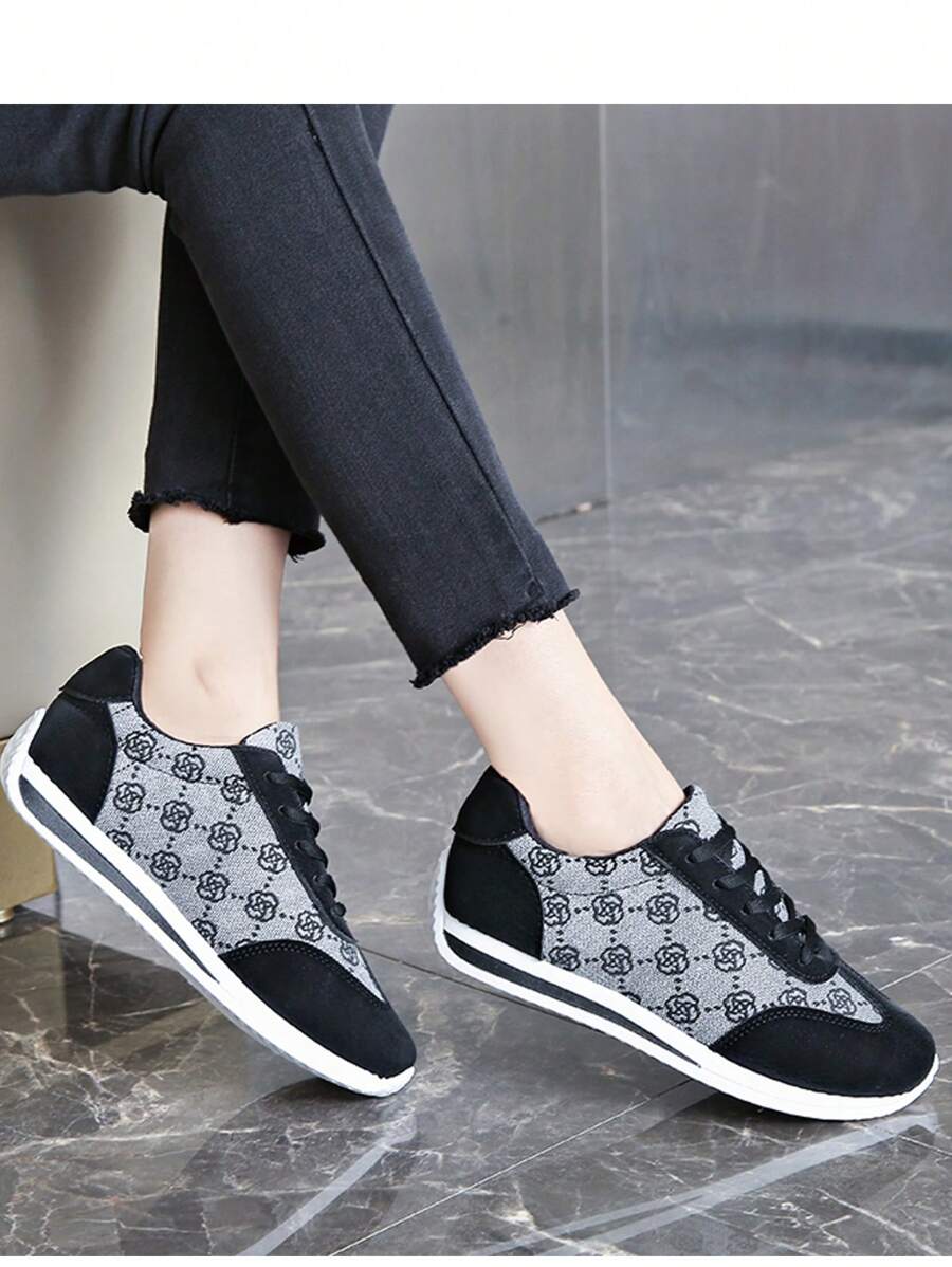 Women's Retro Patchwork Floral Casual Athletic Shoes, Fashion Versatile Student Lace-Up Soft Sole Running Sneakers - Black - View 1