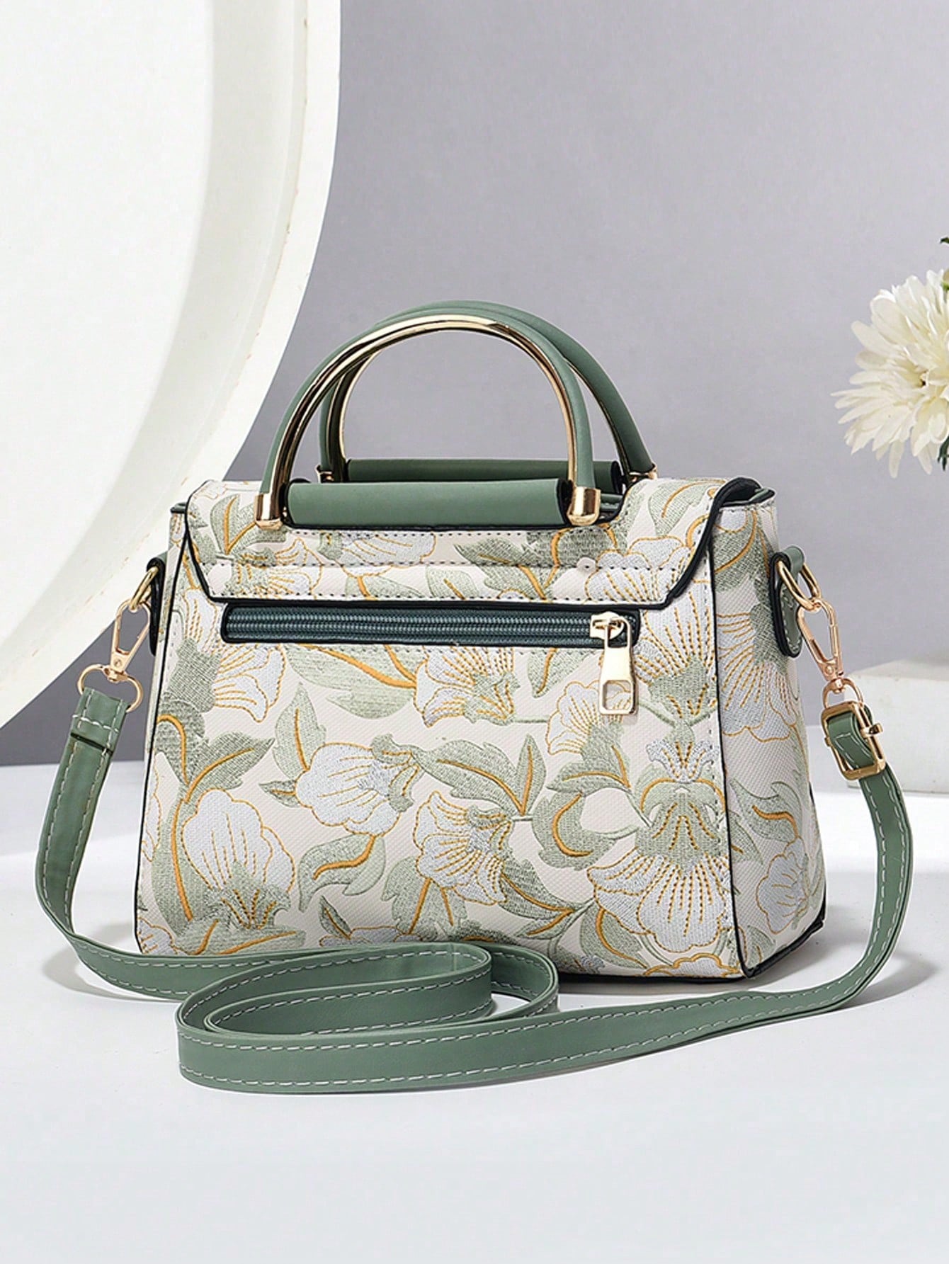 حقيبة كتف نسائية مربعة من الجلد الناعم – مطبوعة بت...