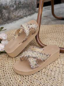 Sandalias de plataforma gruesa para mujer, diseño de entrelazado cruzado, ideales para resort y viajes, elegantes pantuflas para dama, estilo versátil y clásico de moda para vacaciones en la playa con vibra hawaiana, sandalias de playa con suela gruesa, color beige