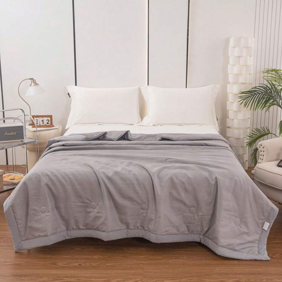 1 件夏季凉爽羽绒被 - 柔软、透气、轻质涤纶面料，非常适合炎热天气的舒适，可机洗，现代风格床上用品必备品