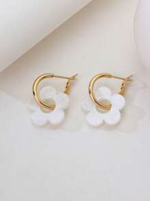 一对极简主义镂空亚克力白色环形耳环，适合女性日常佩戴，也可作为赠友礼物。此产品价格低廉，请仔细查看后再购买。 - 白色五花 - 查看 3