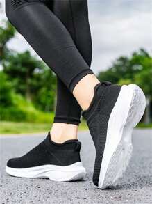 Women's Lace-Up Super Lightweight Sneakers, Casual Comfortable Breathable Sports Running Shoes, Basic Matching Athletic Shoes - Black and White - View 6