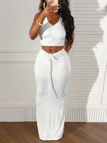 LovelyWholesale 女士可爱纯色圆领褶皱胸部吊带背心和抽绳长裙套装 夏季女士白色裙装度假优雅套装 - 白色 - 查看 2