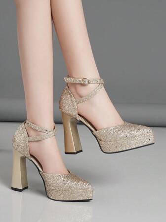 Damsandaler med hög klack och urholkning, superhög klack, finns i rosa, aprikos, vit, svart, röd, silver, guld, modern