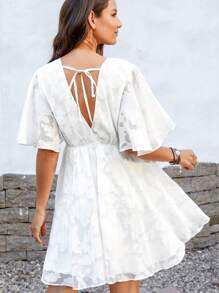 Abito estivo da donna con maniche corte e vita svasata, abito lungo medio monocromatico con dettagli traforati, elegante, adatto per lo shopping, le vacanze. Abito bianco, uno dei capi più venduti