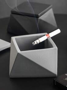 1pc Diamond-Shaped High-Grade Matte Black Three-Dimensional Geometric Ashtray With Lid For Home Office Light Luxury Decorative Ornaments Ashtray