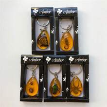 1pc/3pcs/5pcs Resin Insect Pendant Accessories, Party Themed Items, Keychain Insect Style Pendant Accessories, Necklace Pendant Charms (Randomly Shipped)