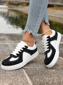 Tênis feminino casual para caminhada ao ar livre, versátil, listrado, com cadarço, bico redondo, preto