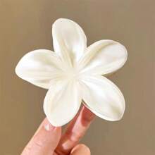 1/2pcs Romantic Elegant Design Sense Female Niche Design Beach Vacation Daily Plumeria Grabbing Clip Elegant Hair Claw