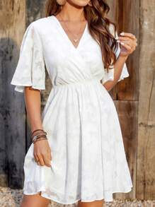 Abito estivo da donna con maniche corte e vita svasata, abito lungo medio monocromatico con dettagli traforati, elegante, adatto per lo shopping, le vacanze. Abito bianco, uno dei capi più venduti