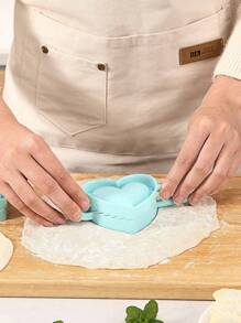 1pc Plastic Heart Shaped Dumpling Mold, Small/Medium/Large, Dumpling Maker Tool, Homemade DIY Kitchen Gadgets